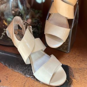 Michael Kors beige shoe